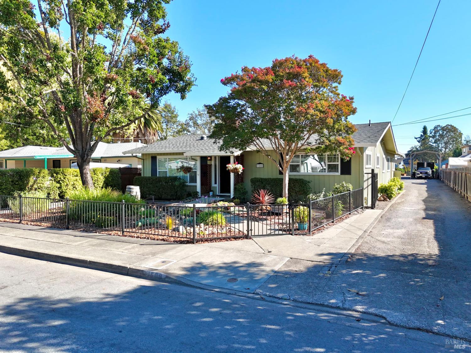 1508 Gloria Dr